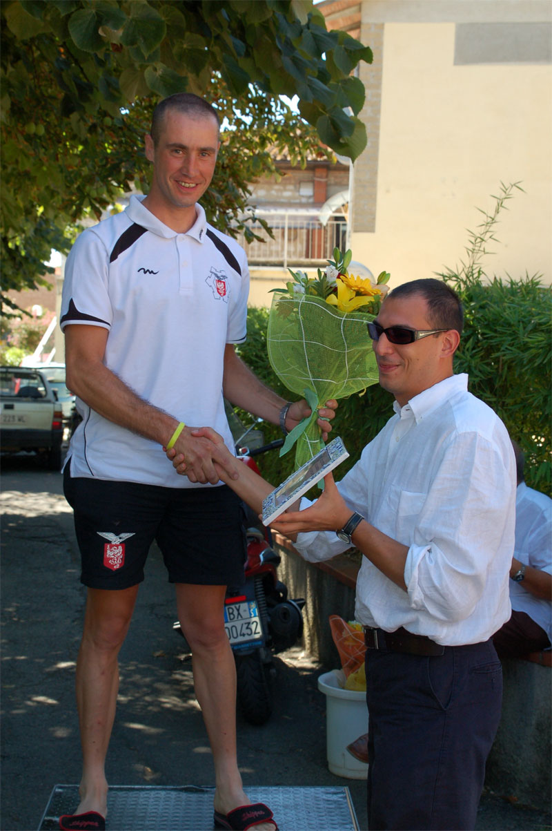 gal/2006/07 - Fondo della Valdarbia II serie/3 - Su e giu per le crete e  l arrivo/DSC_0108-01.jpg